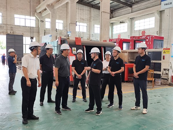 岳阳县委书记肖湘晖莅临好博网电脑版_好博(中国)工业考察指导,勉励企业深耕创新、做优做强